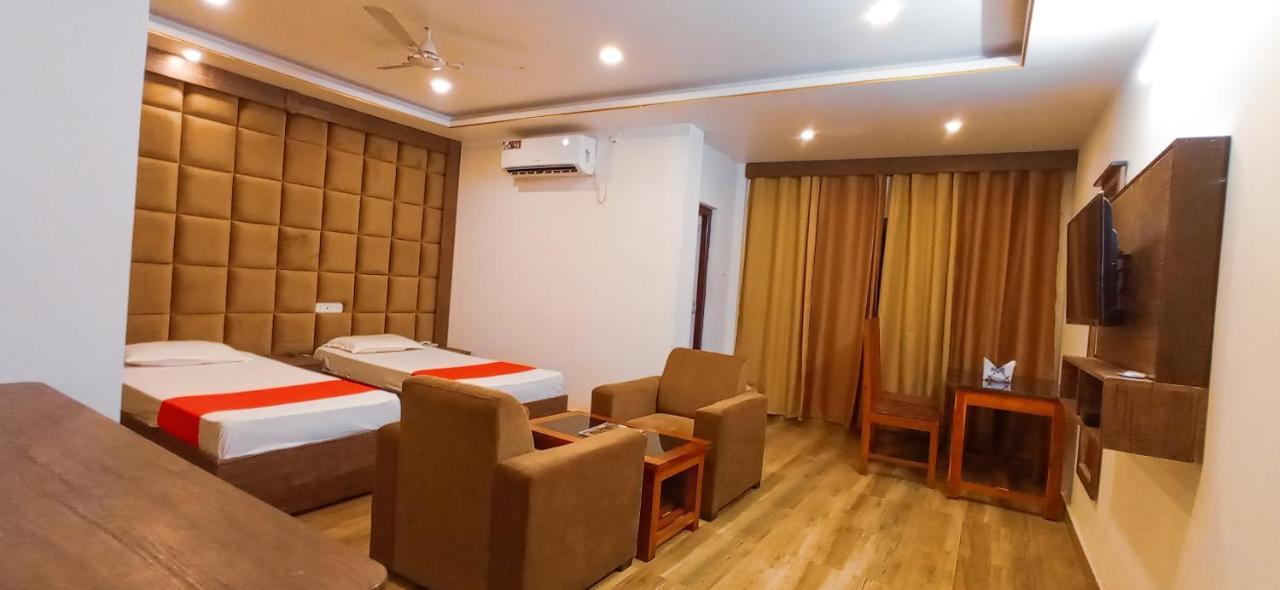 Hotel Nakshatra Karimganj Bagian luar foto