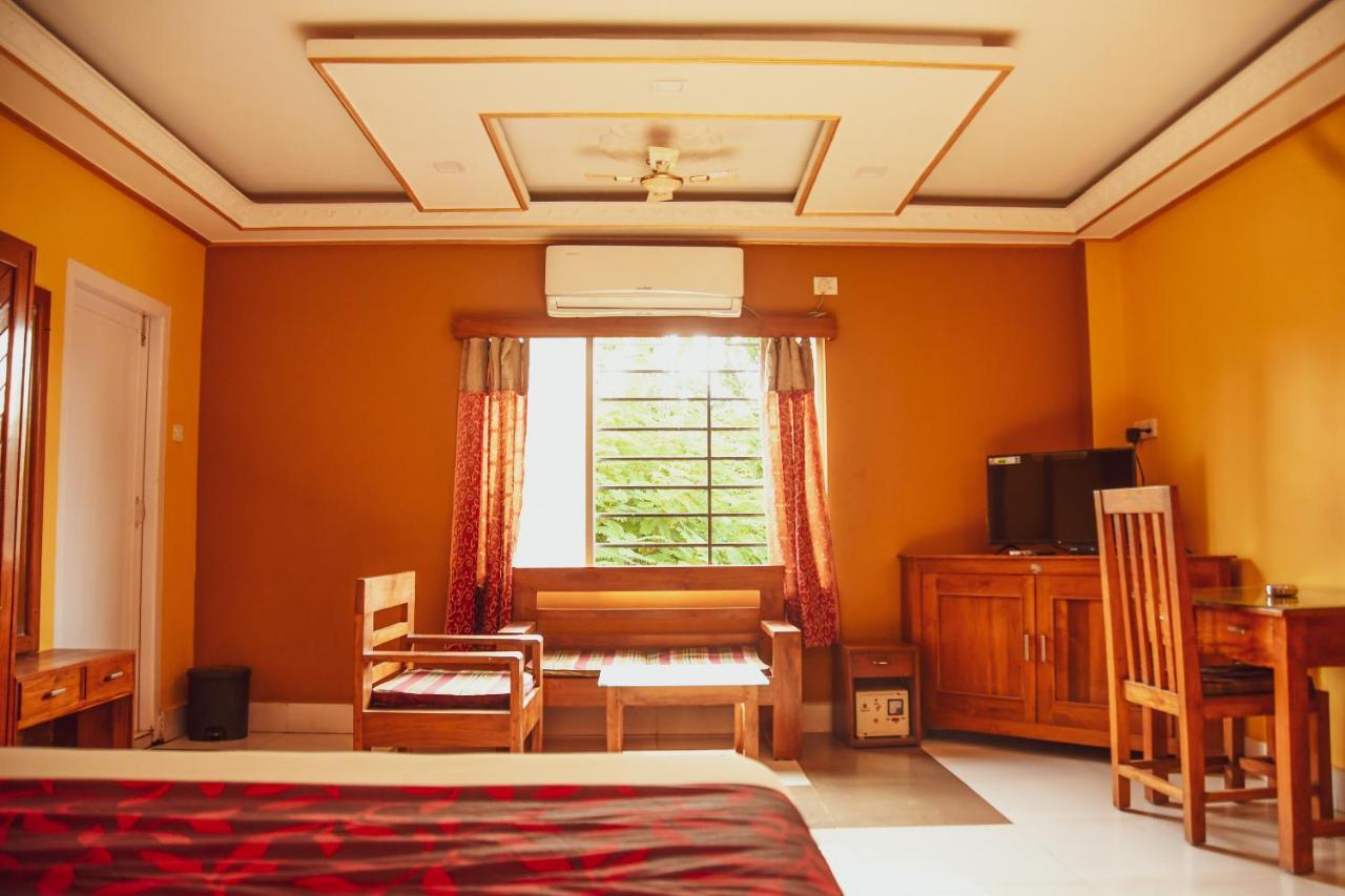 Hotel Nakshatra Karimganj Bagian luar foto